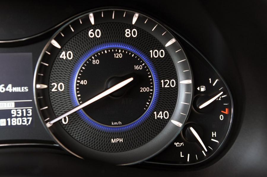  Infiniti QX56 2012 года  (фото 33 из 64)